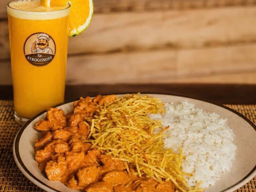 Combo Camarada (Strogonoff de Frango M + 1 Suco Laranjada)