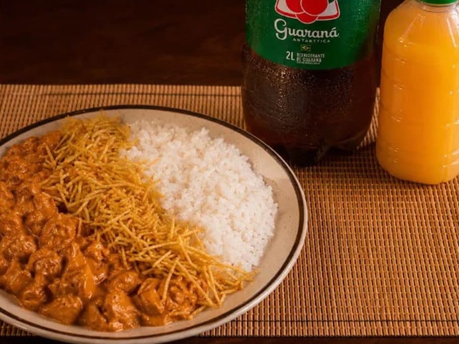 Combo Refrescante (2x Strogonoff de Frango M + Refri 2L ou Suco 1L)